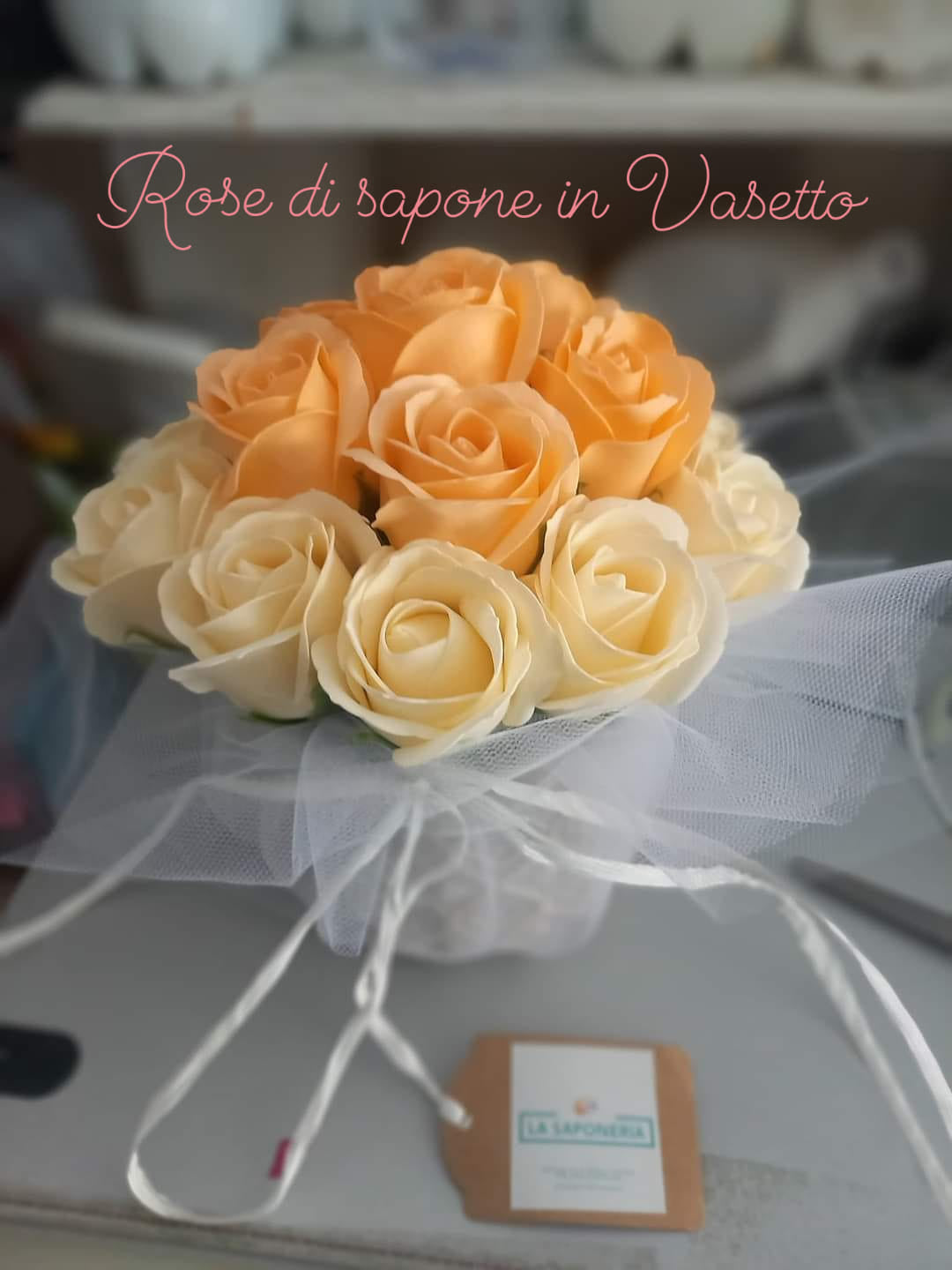 Vaso Rotondo con rose di Sapone